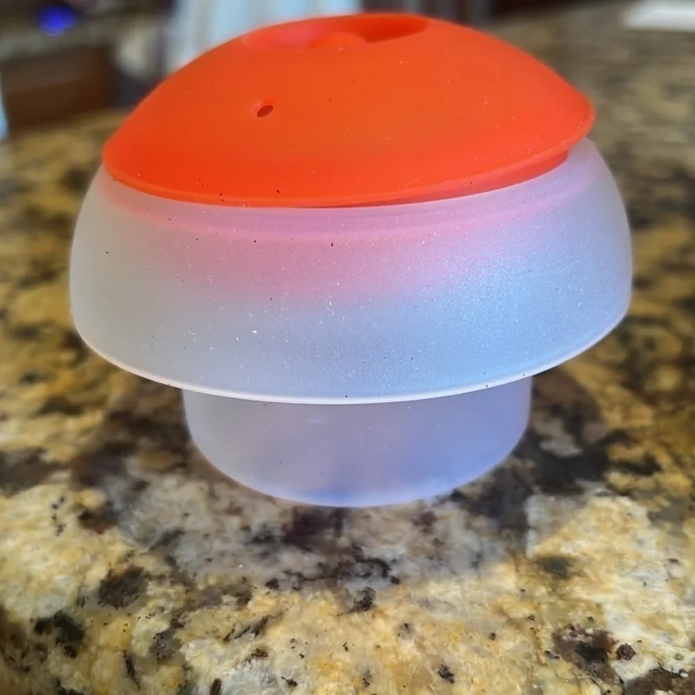 Lekue silicone egg cooker